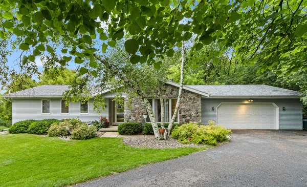 $499,900 | 860 Iroquois Circle, Baraboo, WI 53913