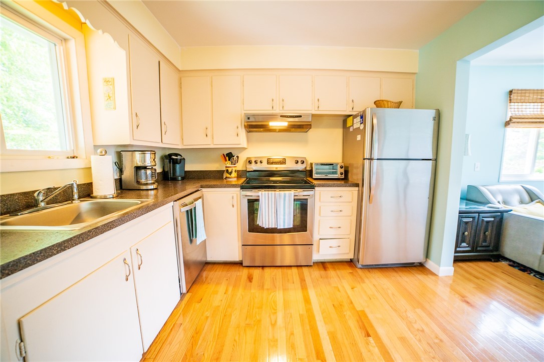 46 King Philip Road Narragansett, RI 02882 - Photo 9 of 35 Gallery Image 9