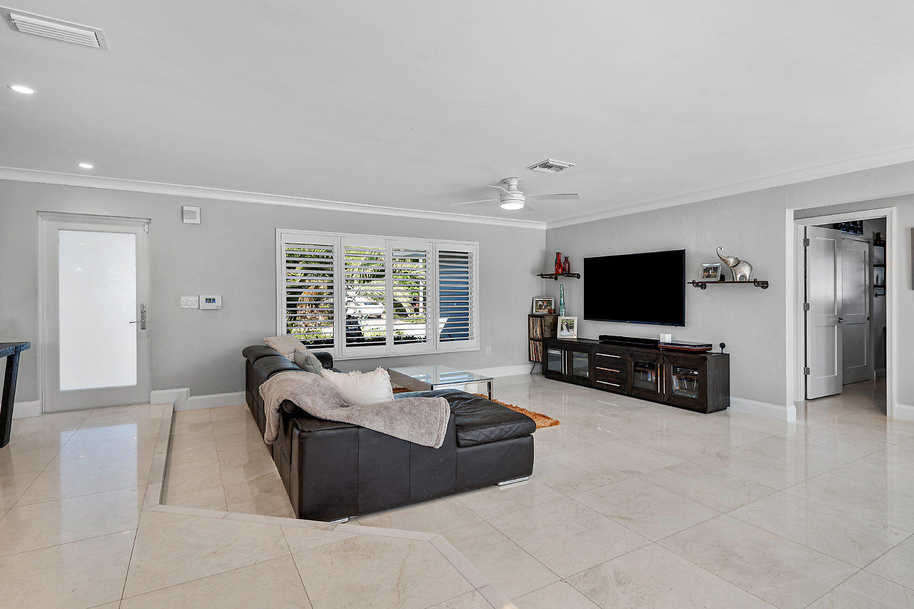 1319 Southwest 5th Avenue Boca Raton, FL 33432 - Photo 13 of 40 005-1319SWFifthAve-BocaRaton-FL-small