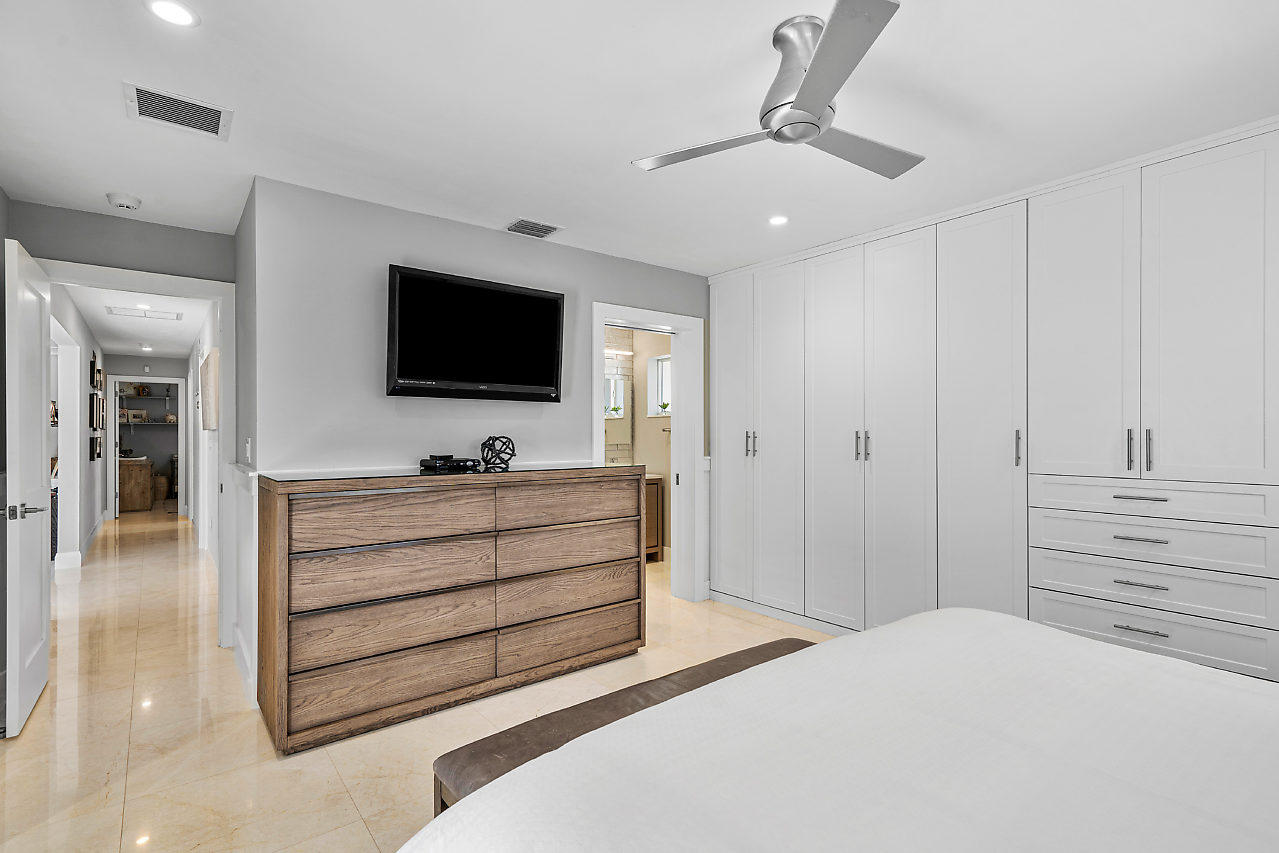 1319 Southwest 5th Avenue Boca Raton, FL 33432 - Photo 18 of 40 017-1319SWFifthAve-BocaRaton-FL-small