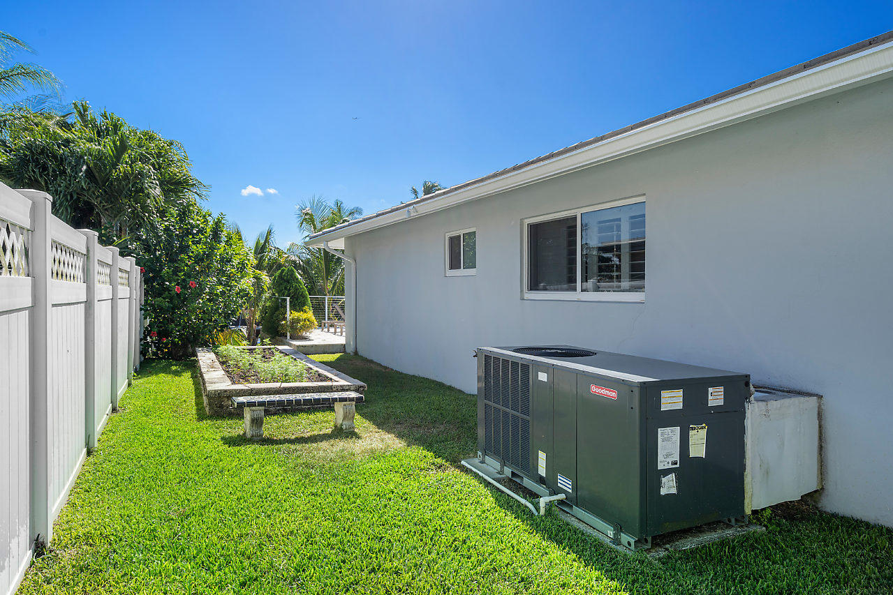 1319 Southwest 5th Avenue Boca Raton, FL 33432 - Photo 30 of 40 027-1319SWFifthAve-BocaRaton-FL-small
