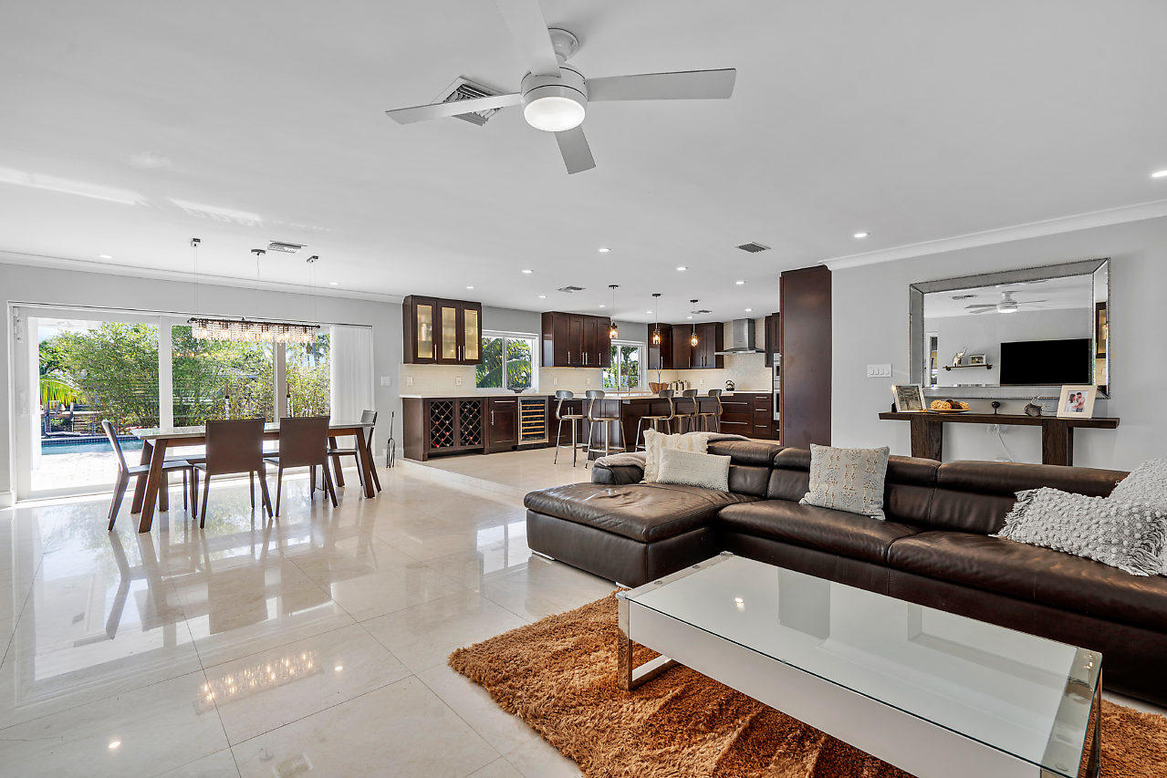 1319 Southwest 5th Avenue Boca Raton, FL 33432 - Photo 6 of 40 009-1319SWFifthAve-BocaRaton-FL-small