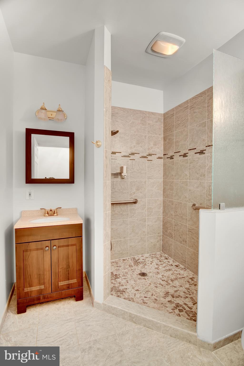 6543 Braddock Road Alexandria, VA 22312 - Photo 37 of 54 Gallery Image 37