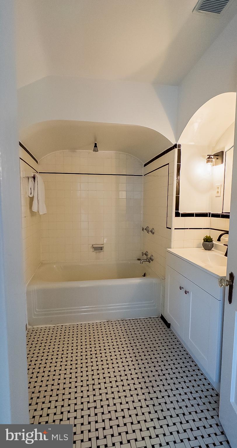 9206 Flower Avenue Silver Spring, MD 20901 - Photo 13 of 39