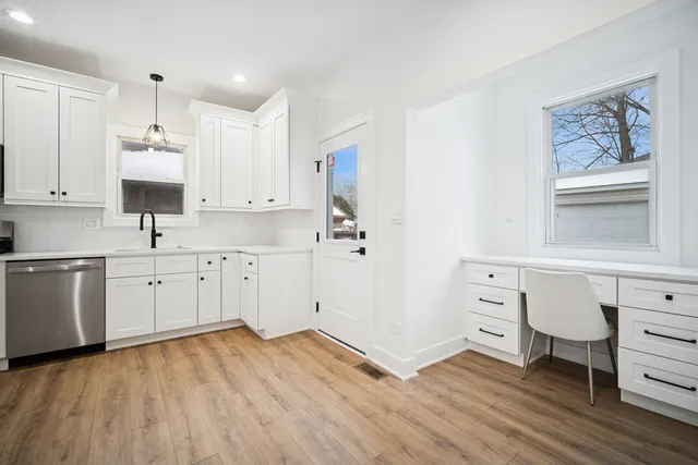 $625,000 | 247 Highwood Avenue, Highwood, IL 60040