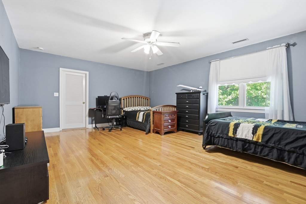15 Long Pasture Road North Andover, MA 01845 - Photo 29 of 42
