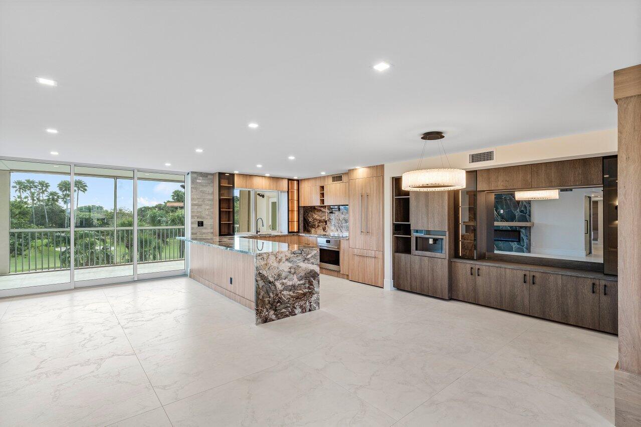 300 East Royal Palm Road, Unit 40A Boca Raton, FL 33432 - Photo 5 of 28 005-300EastRoyalPalmRoad-40A-BocaRaton-F