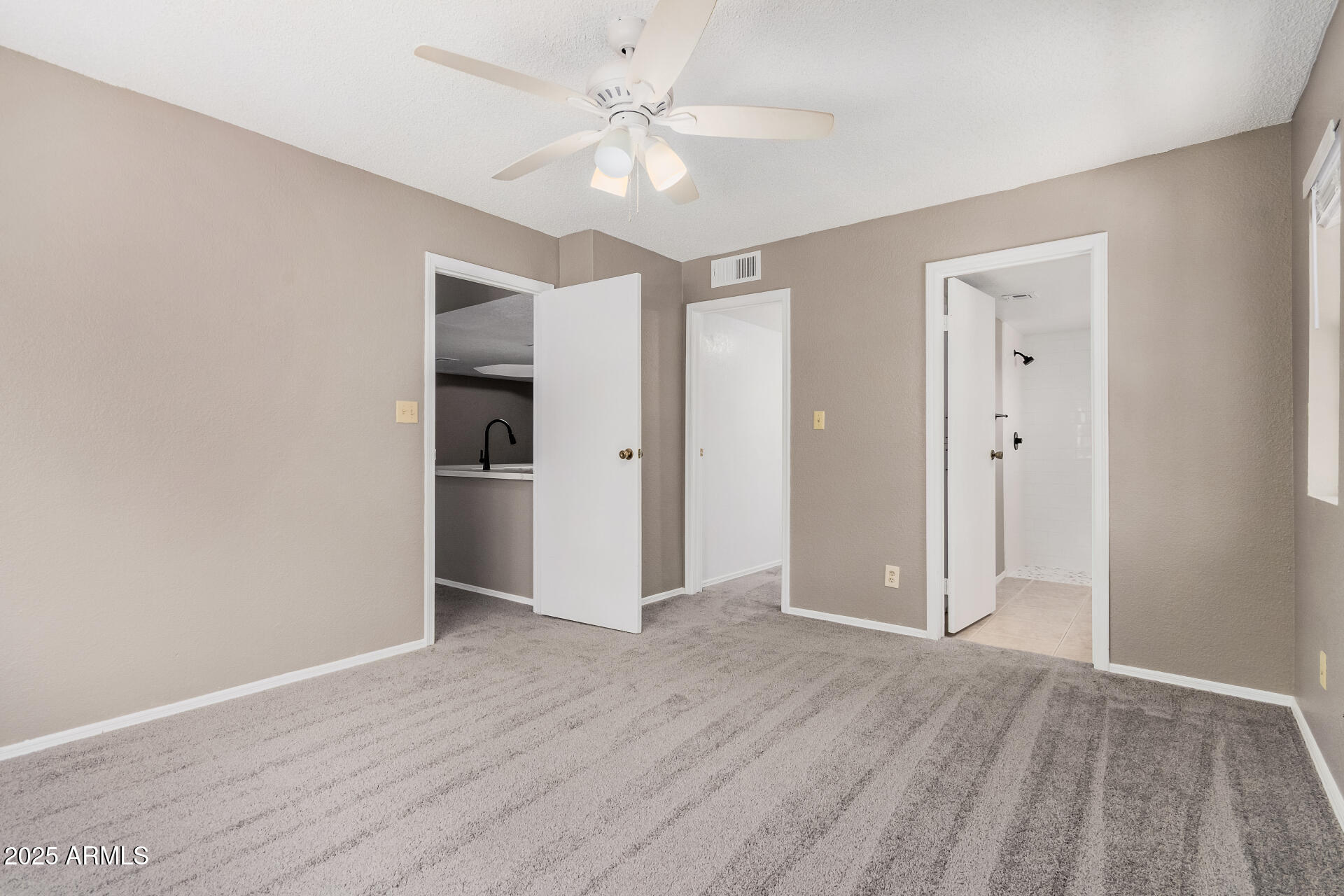 2855 South Ext Road, Unit 222 Mesa, AZ 85210 - Photo 14 of 30 14 | Master Bedroom