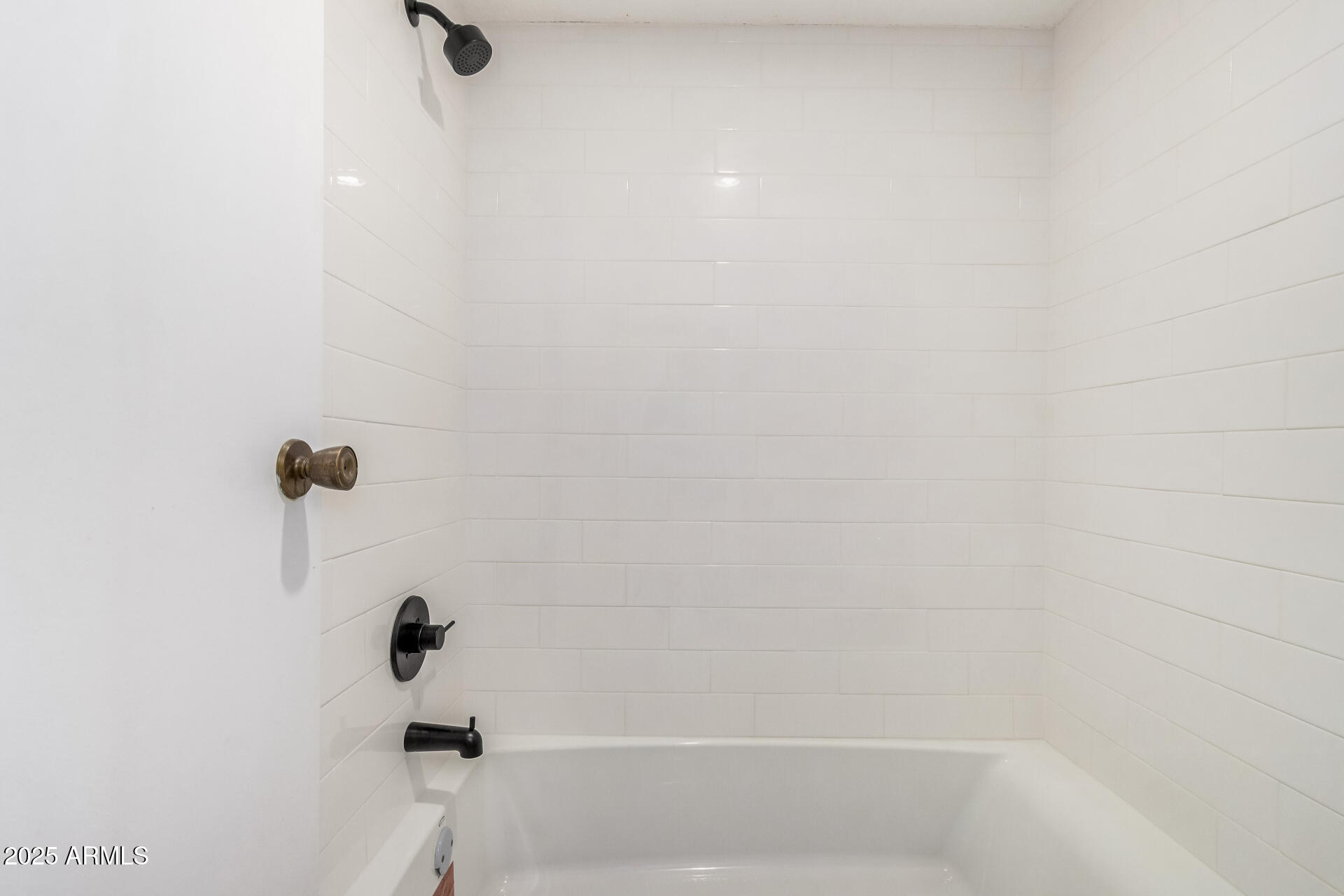 2855 South Ext Road, Unit 222 Mesa, AZ 85210 - Photo 19 of 30 19 | Main Tub