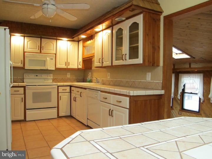 39 Edison Road Cherry Hill, NJ 08034 - Photo 3 of 10 Kitchen
