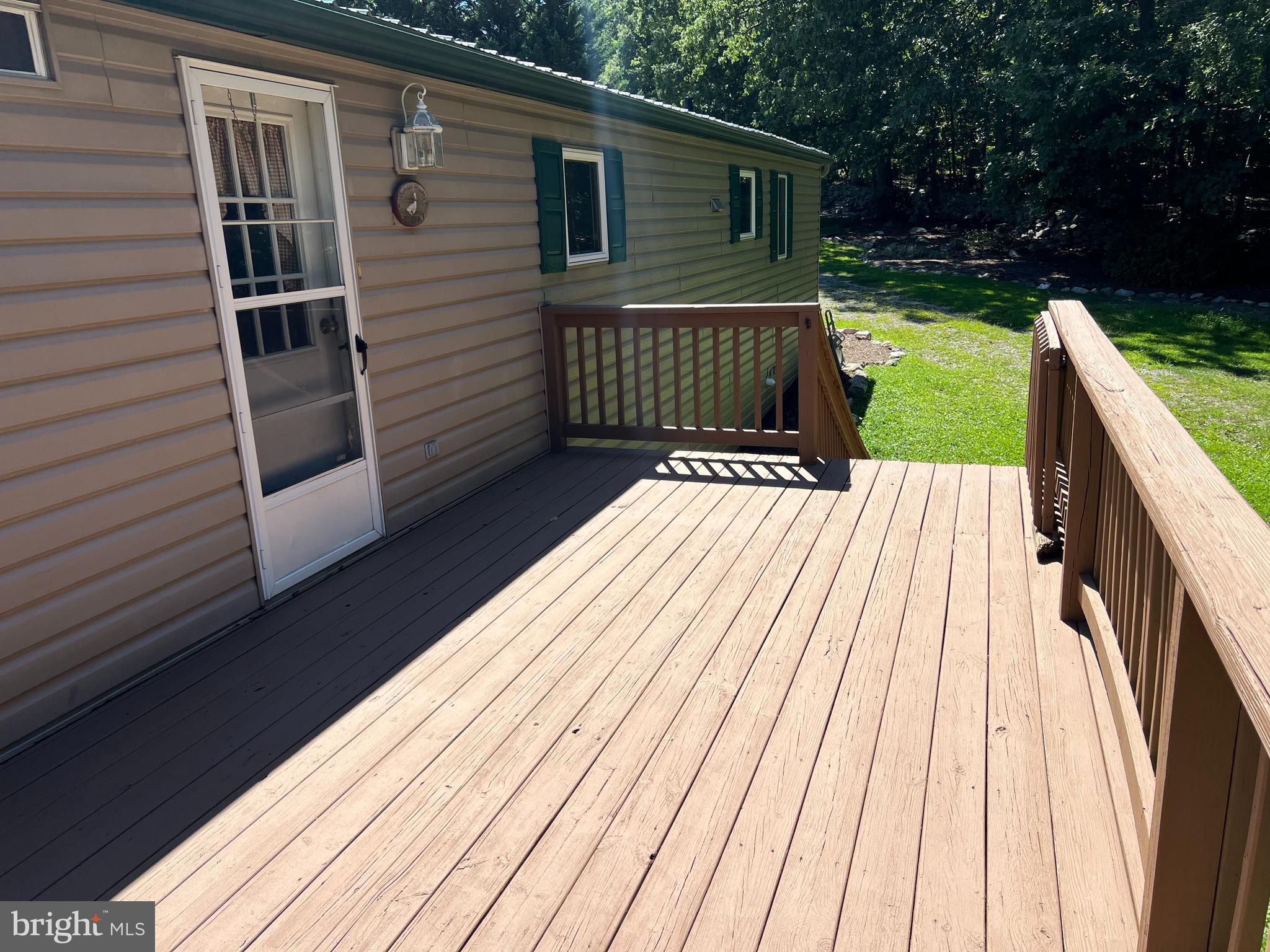 13753 Frazier Road Smithsburg, MD 21783 - Photo 31 of 39 BACK DECK