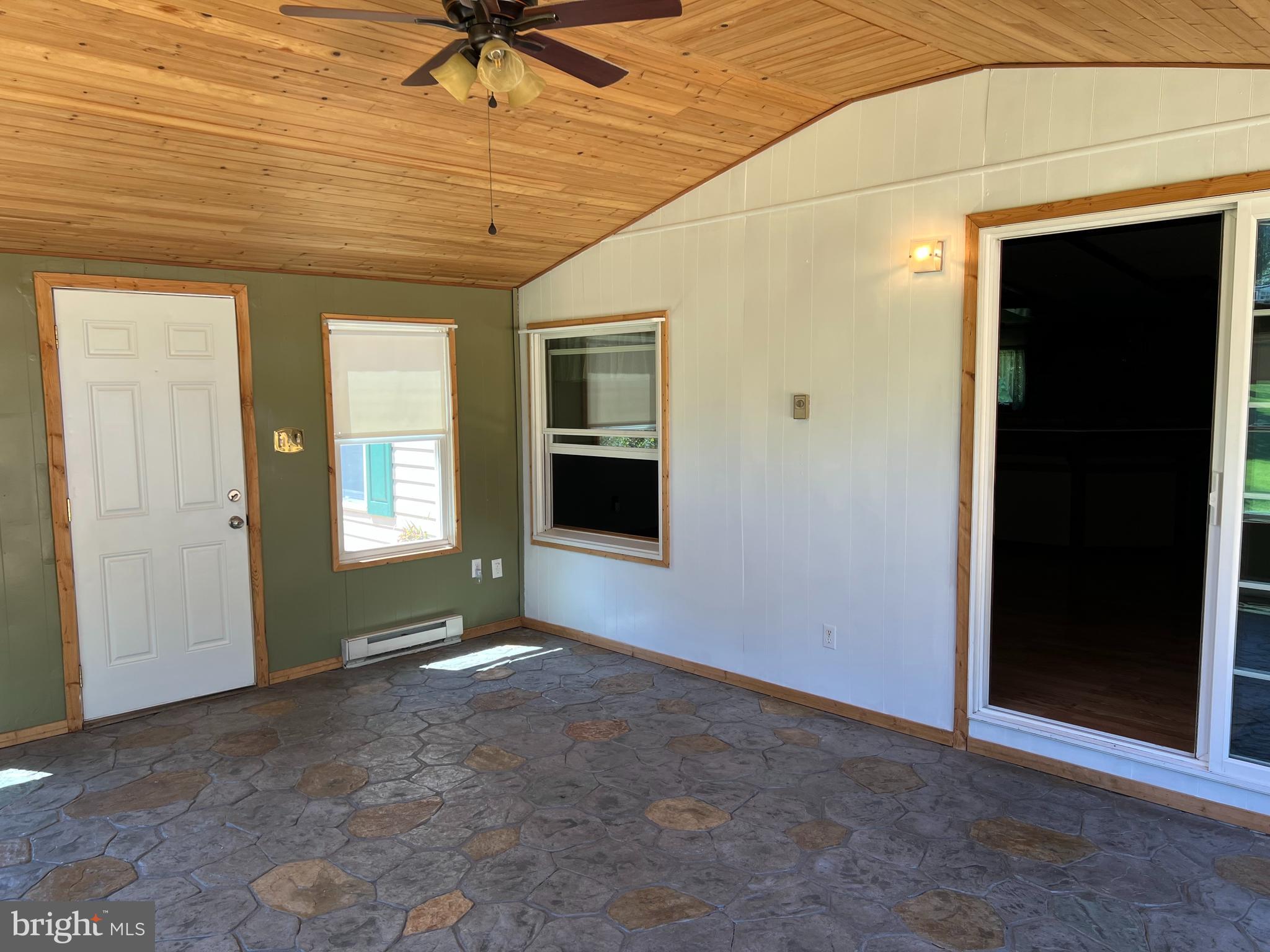 13753 Frazier Road Smithsburg, MD 21783 - Photo 5 of 39 Gallery Image 5