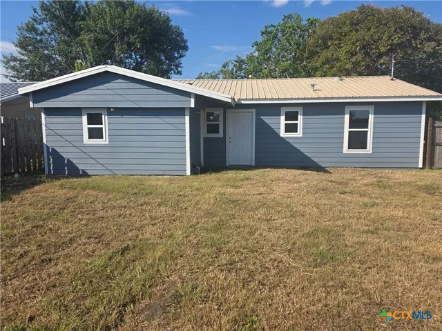 $220,000 | 809 West St Louis Avenue, Seadrift, TX 77983