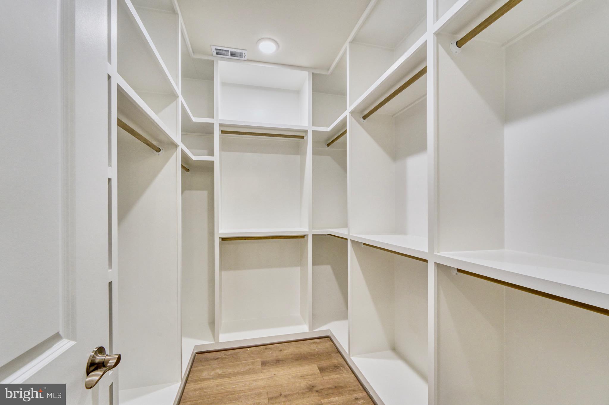 2236 Laurel Ridge Road Vienna, VA 22181 - Photo 33 of 78