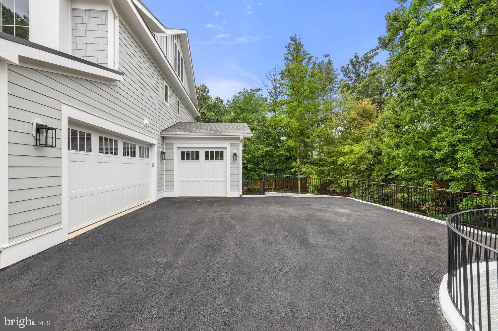 2236 Laurel Ridge Road Vienna, VA 22181 - Photo 69 of 78 a view of a house with a outdoor space