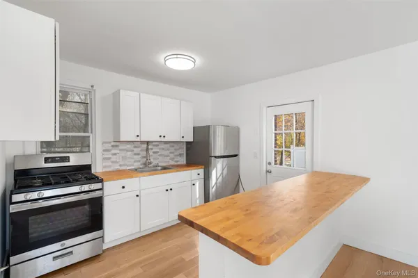 $1,725 | 164 Pine Hill Road, Unit 4, Highland Mills, NY 10930