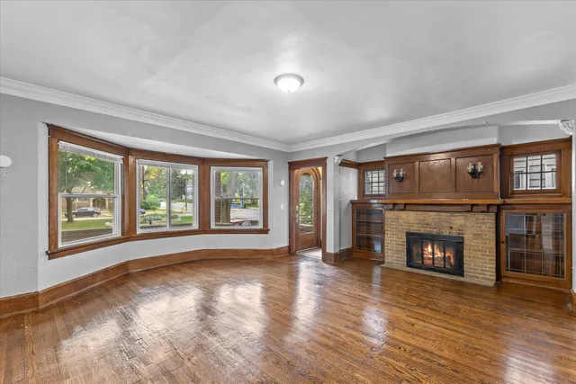 $2,100 | 1806 East Newberry Boulevard, Milwaukee, WI 53211