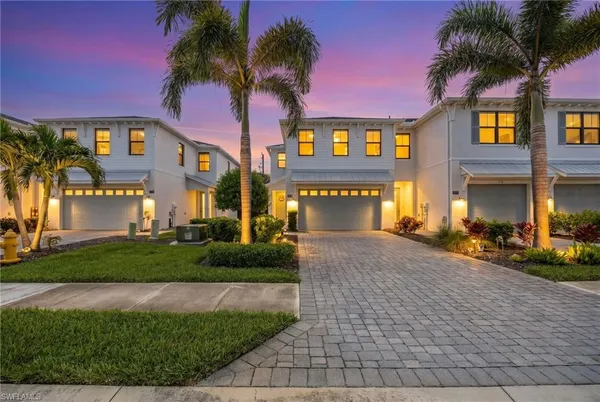 $650,000 | 12964 Pembroke Drive, Naples, FL 34105