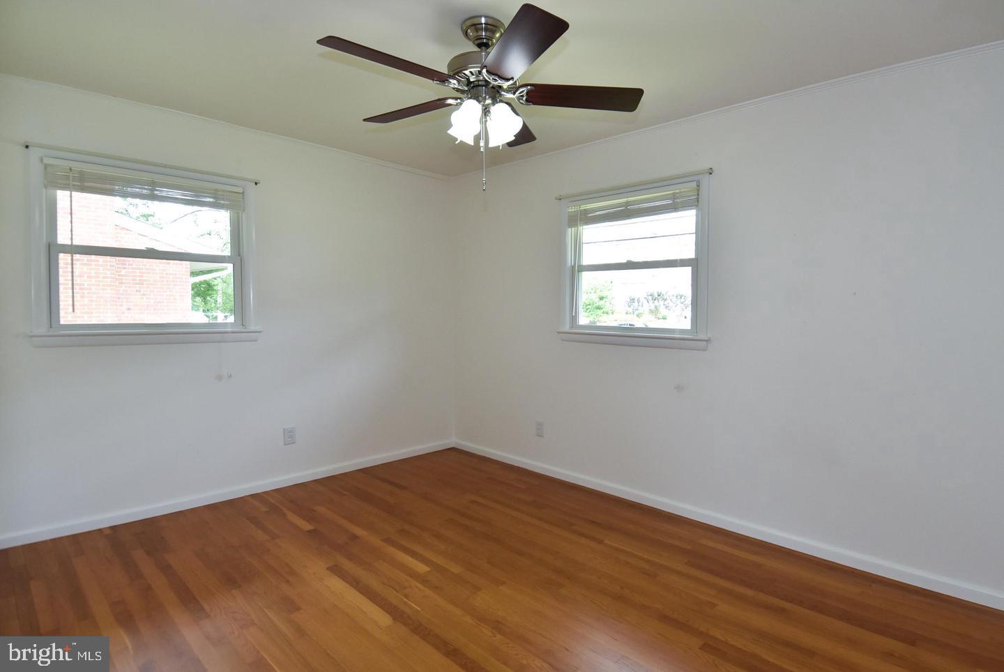 606 Kingsley Road Southwest Vienna, VA 22180 - Photo 27 of 45
