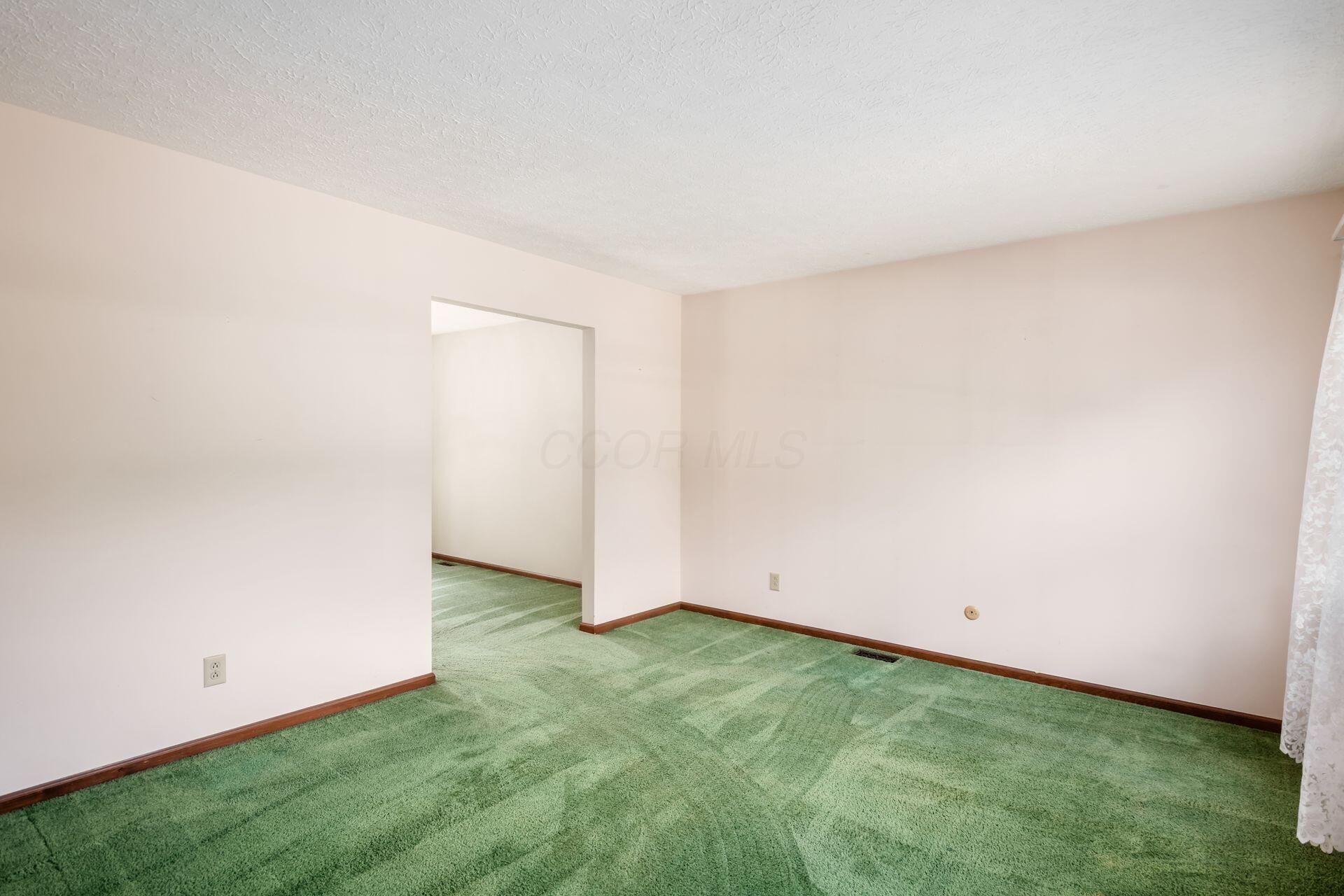 6945 Cooper Road Columbus, OH 43231 - Photo 7 of 48 007_fa0229b465_g cooper rd-15