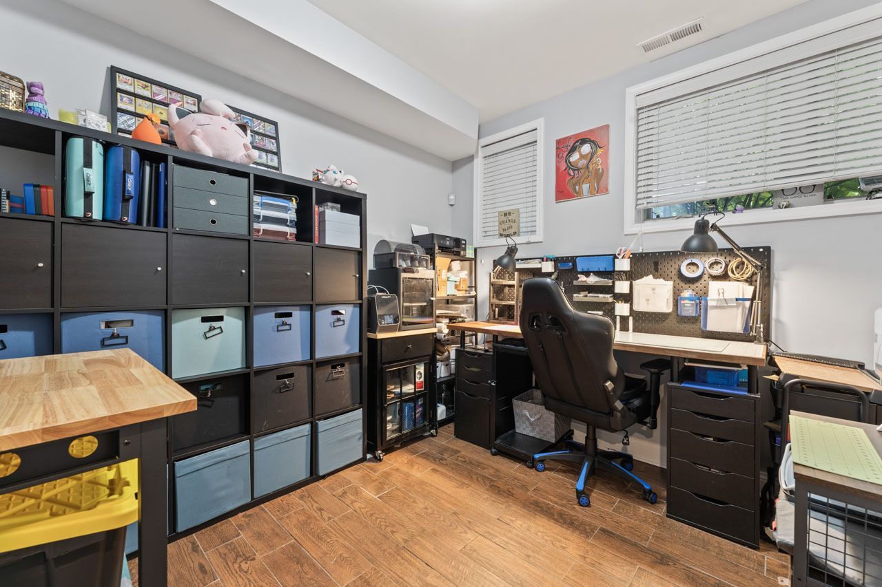 3106 South Wells Street, Unit 1 Chicago, IL 60616 - Photo 30 of 36 a workspace with furniture