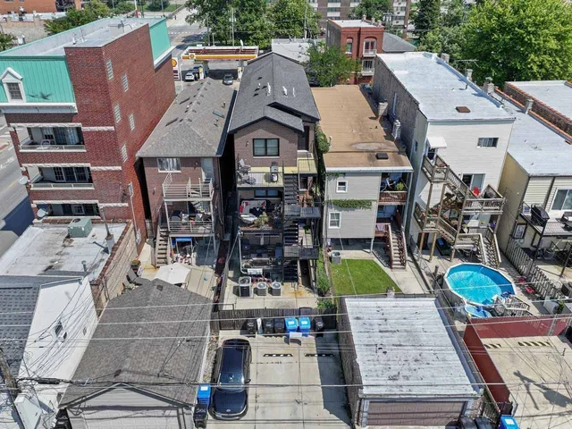 $524,500 | 3106 South Wells Street, Unit 1, Chicago, IL 60616