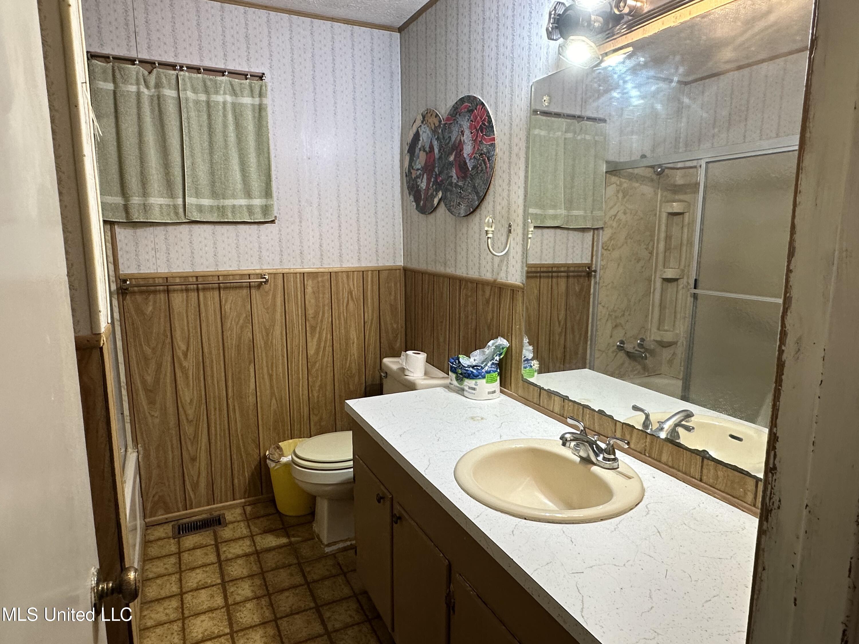 6813 Terry Road Byram, MS 39170 - Photo 12 of 35 IMG_4036