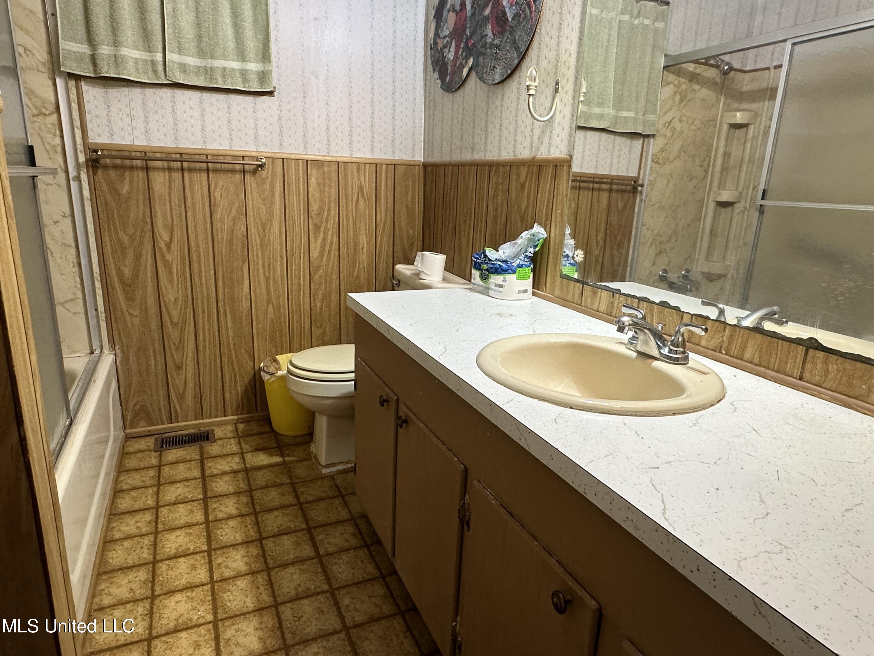 6813 Terry Road Byram, MS 39170 - Photo 13 of 35 IMG_4037