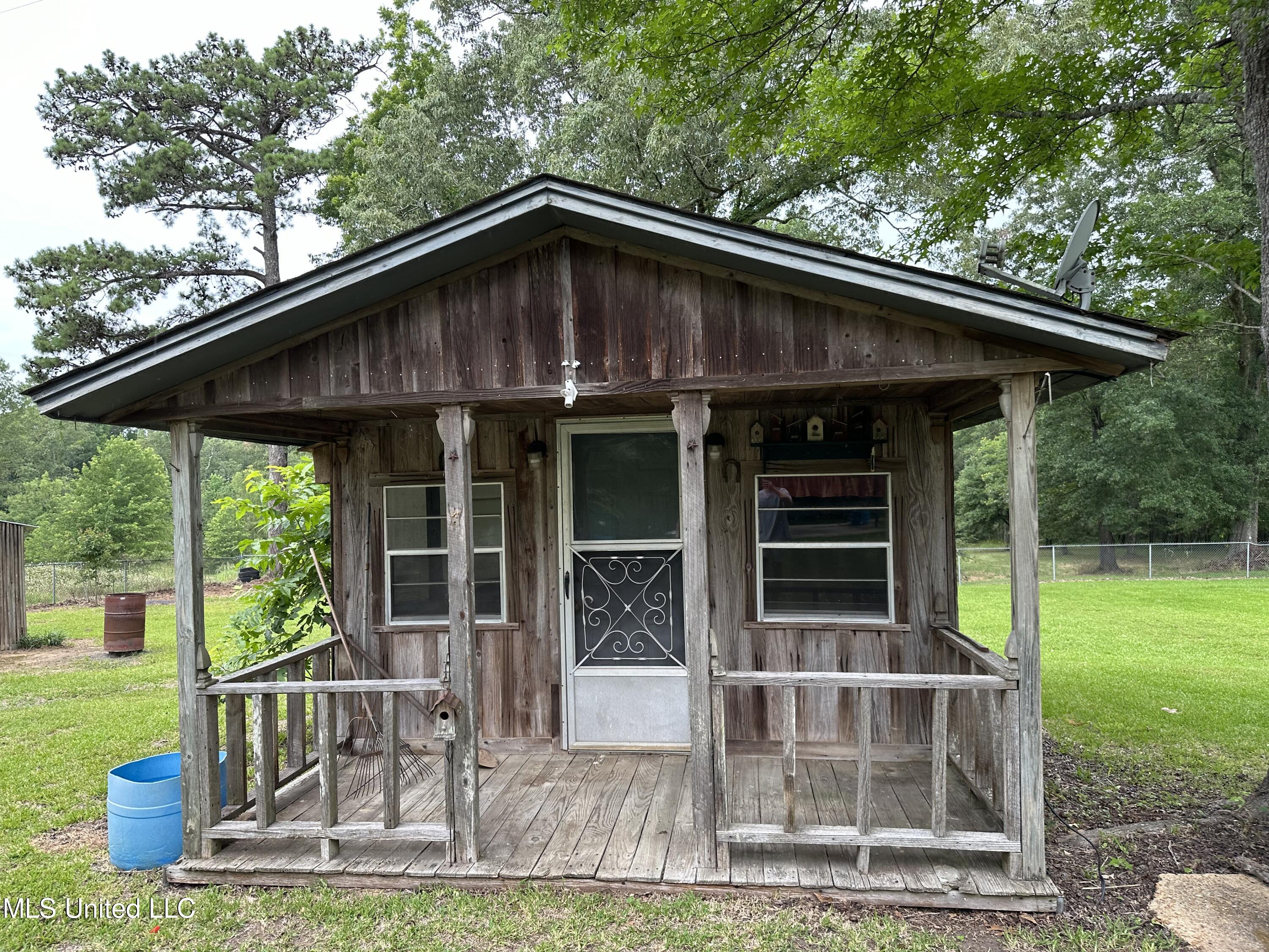 6813 Terry Road Byram, MS 39170 - Photo 23 of 35 IMG_4050