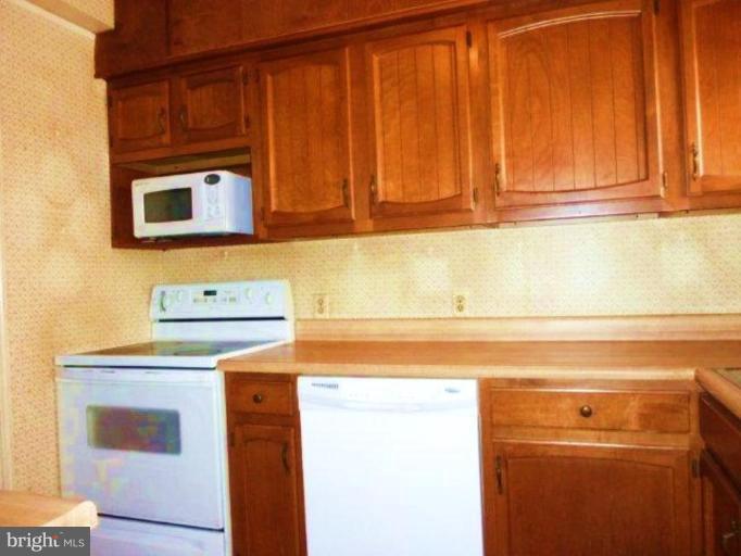 4 Crescent Road, Unit 4H Greenbelt, MD 20770 - Photo 9 of 14 Kitchen #2