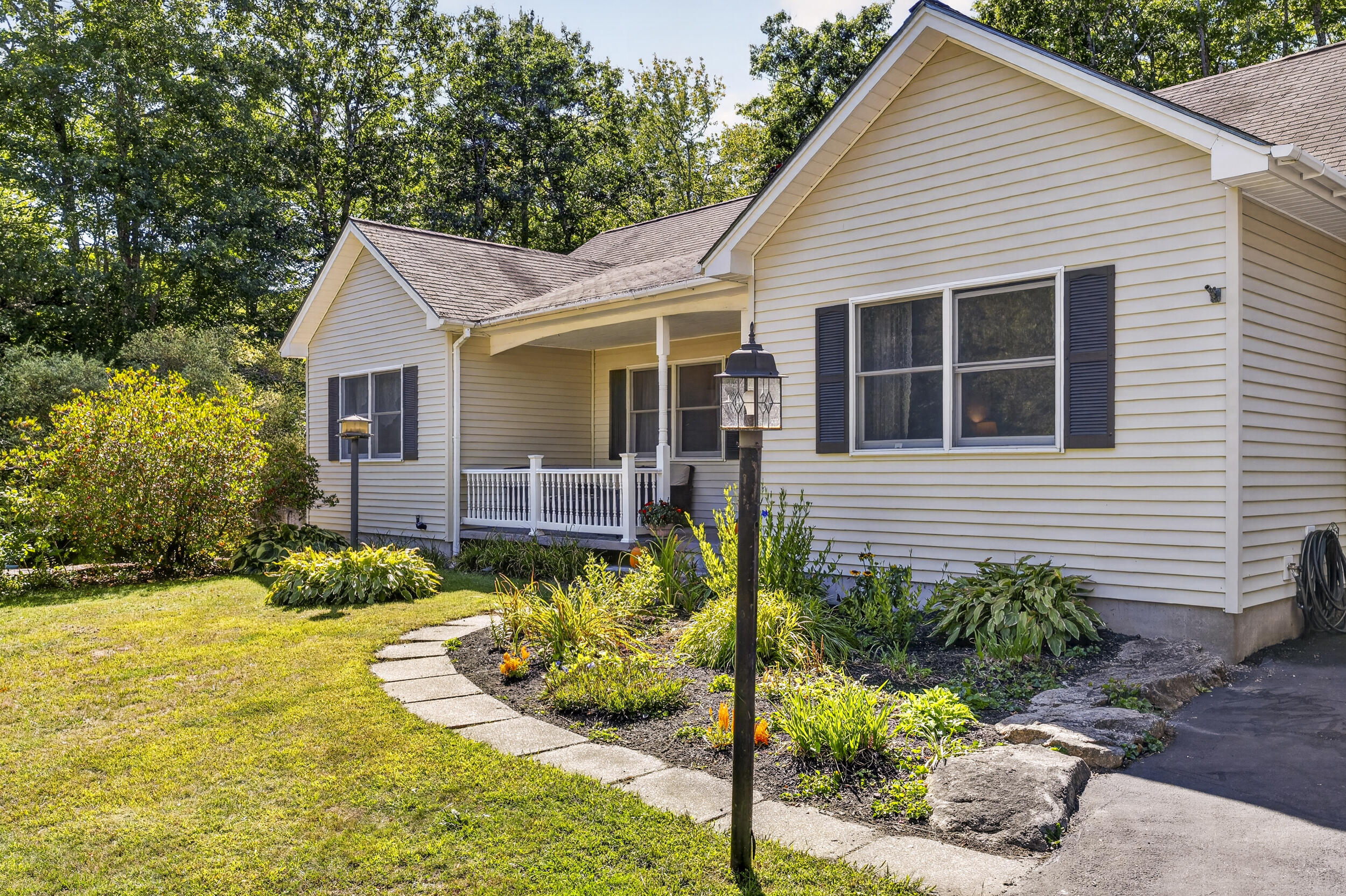 164 Indian Road Wiscasset, ME 04578 - Photo 1 of 40 48_164indian-48