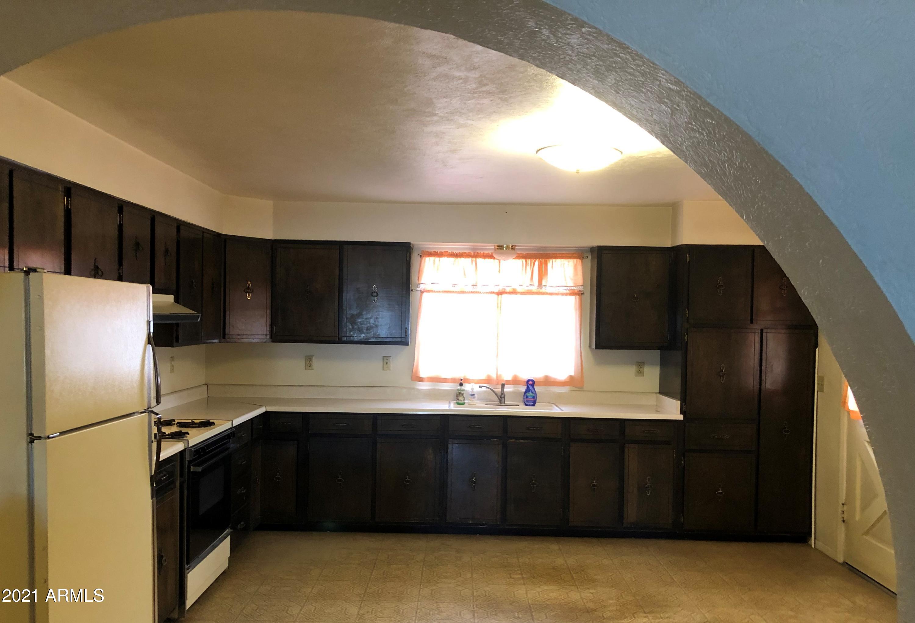 1225 West Mountain View Road Phoenix, AZ 85021 - Photo 8 of 10 KITCHEN