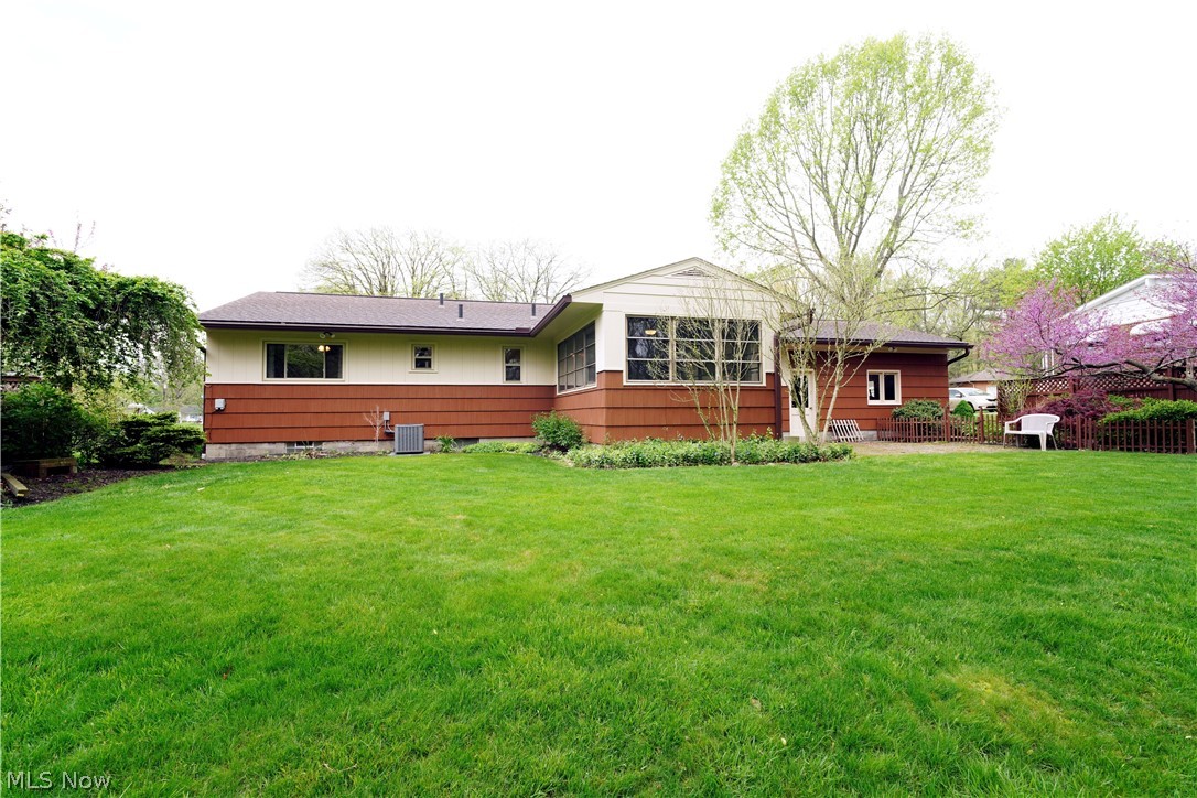 399 Mowbray Road Akron, OH 44333 - Photo 3 of 25 Gallery Image 3