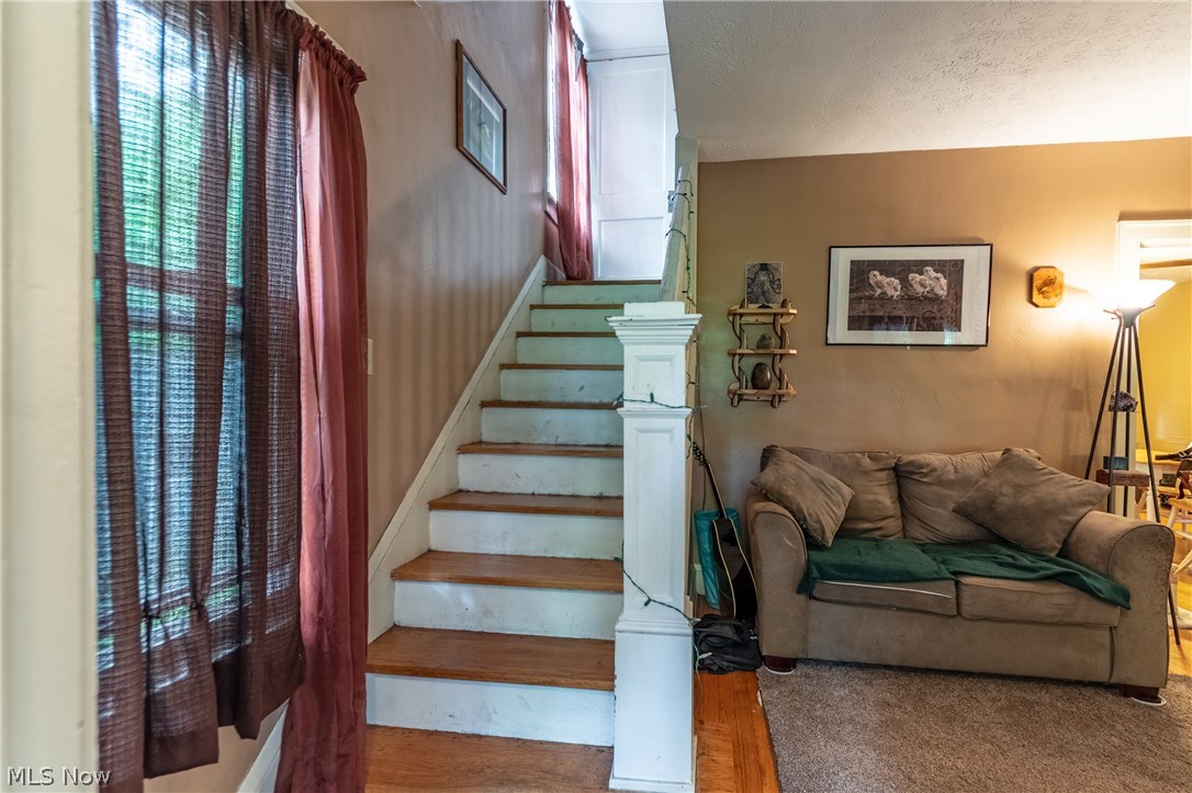 4476 Rainbow Road Cleveland, OH 44121 - Photo 26 of 33