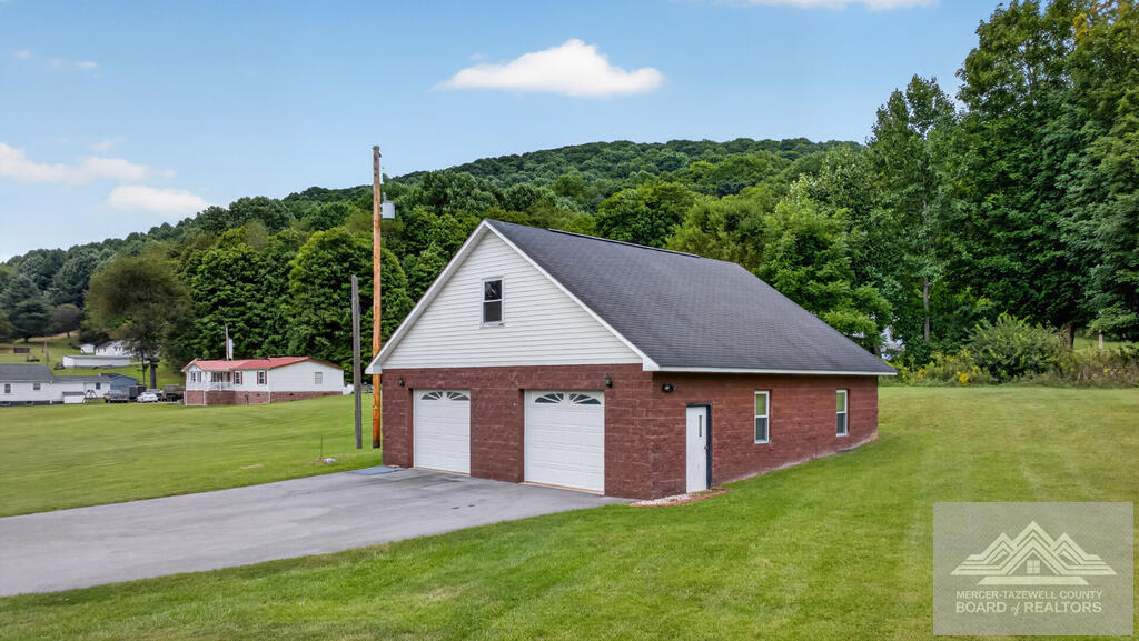 216 School Road Bluefield, VA 24605 - Photo 2 of 54 Gallery Image 2