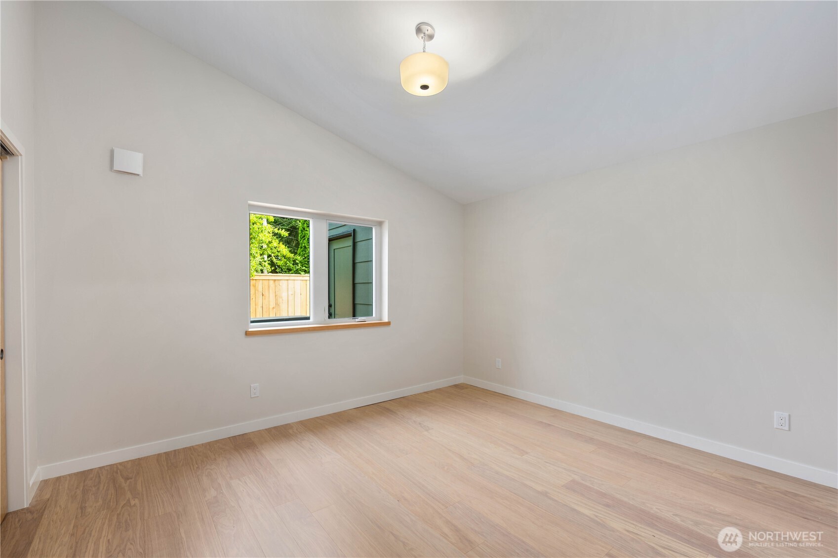 8623 30th Avenue Southwest Seattle, WA 98126 - Photo 9 of 24