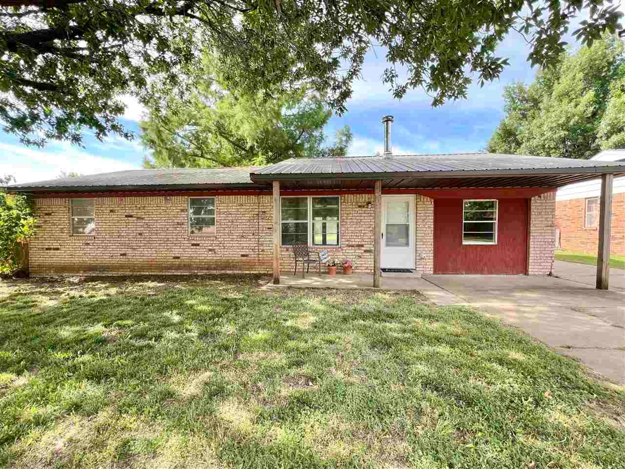 210 East Maple Avenue Perry, OK 73077 - Photo 1 of 22 Gallery Image 1