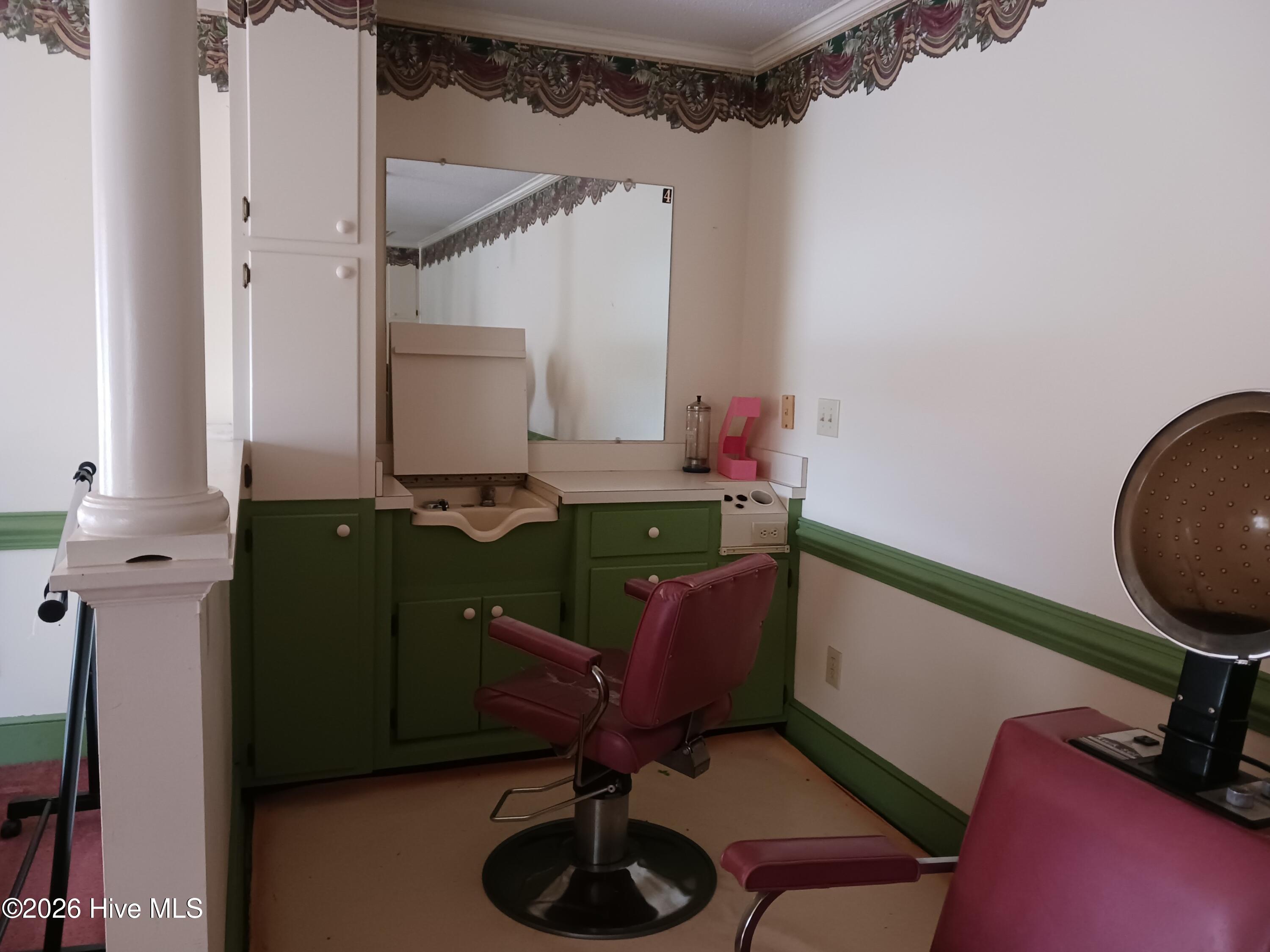 101 West Highland Avenue Kinston, NC 28501 - Photo 16 of 23 Commercial Building Interior