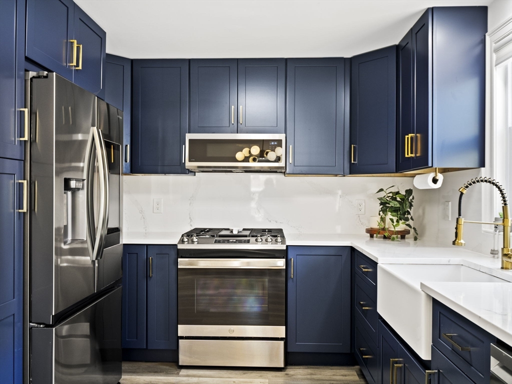 43 Oak Knoll Road Lowell, MA 01852 - Photo 6 of 42 Gallery Image 6