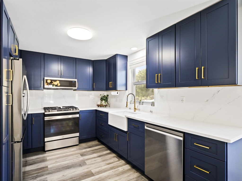 43 Oak Knoll Road Lowell, MA 01852 - Photo 7 of 42 Gallery Image 7
