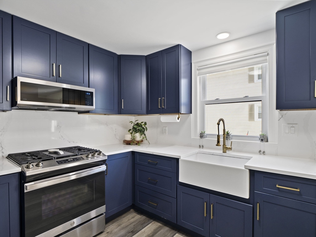 43 Oak Knoll Road Lowell, MA 01852 - Photo 8 of 42 Gallery Image 8