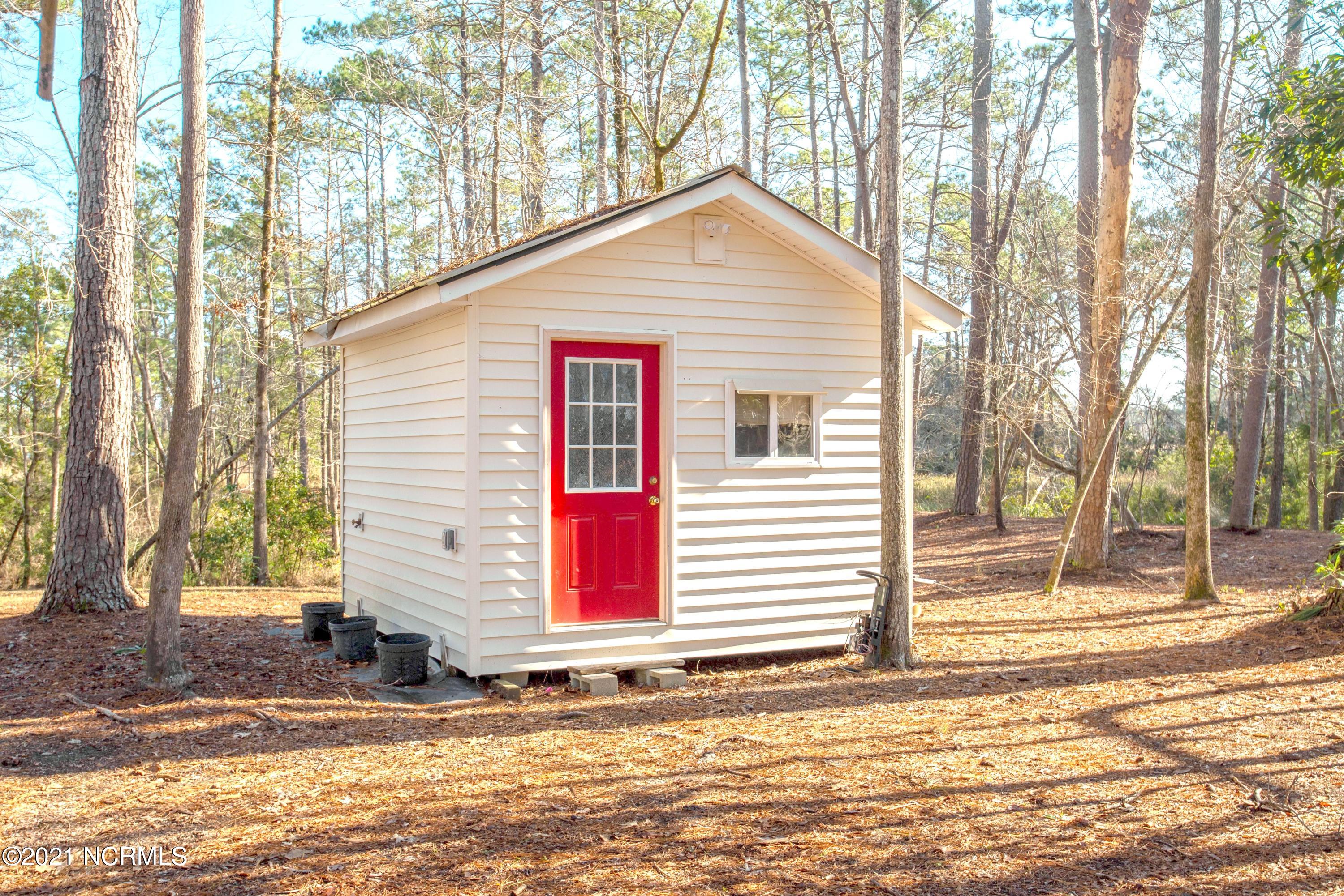 100 White Hall Road Arapahoe, NC 28510 - Photo 12 of 77 100 White Hall Road-22