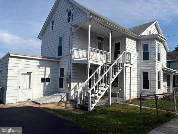 $1,200 | 50 East North Street, Unit 2, Waynesboro, PA 17268
