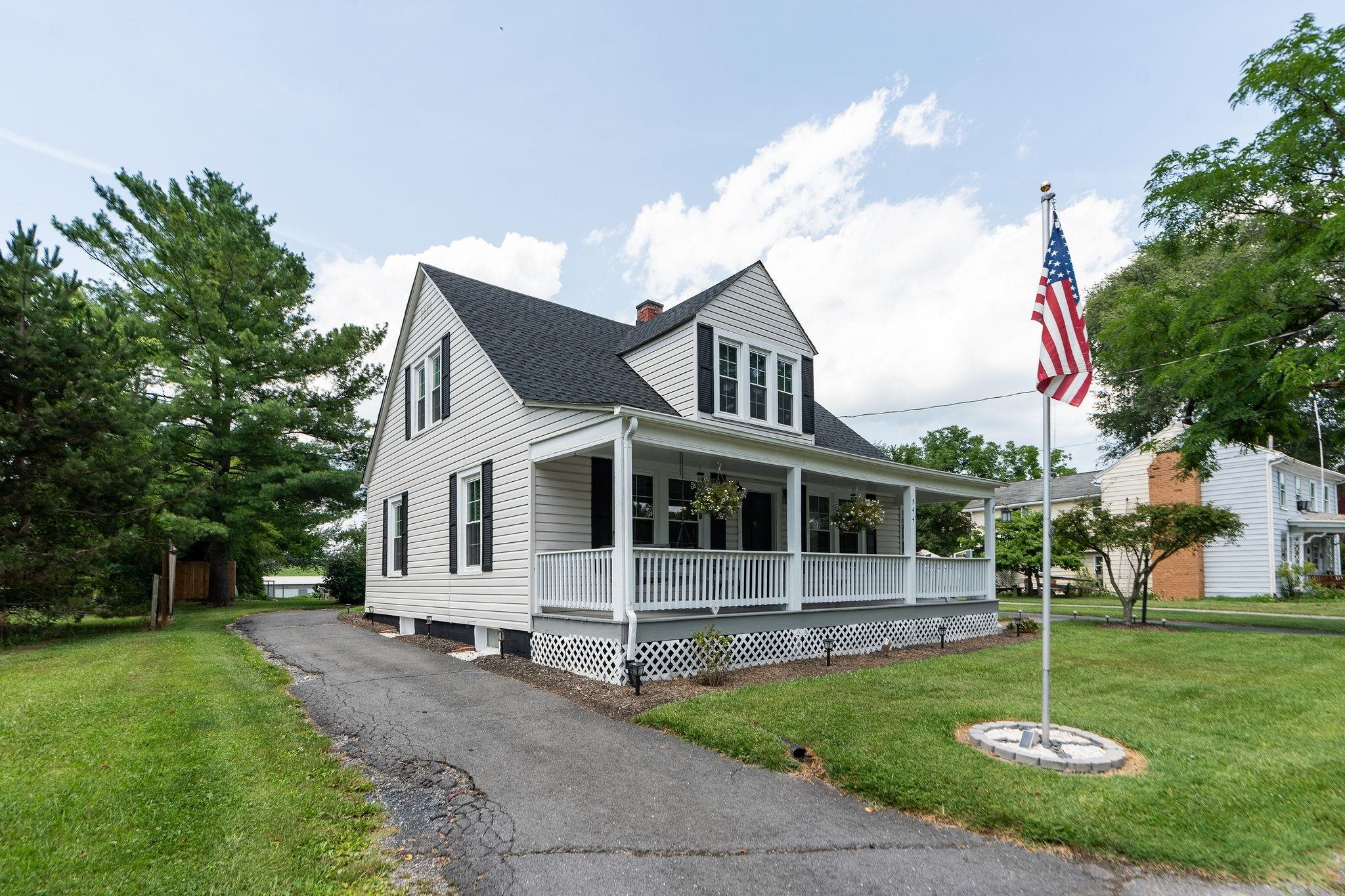 544 Battlefield Road Fort Defiance, VA 24437 - Photo 3 of 47 Gallery Image 3