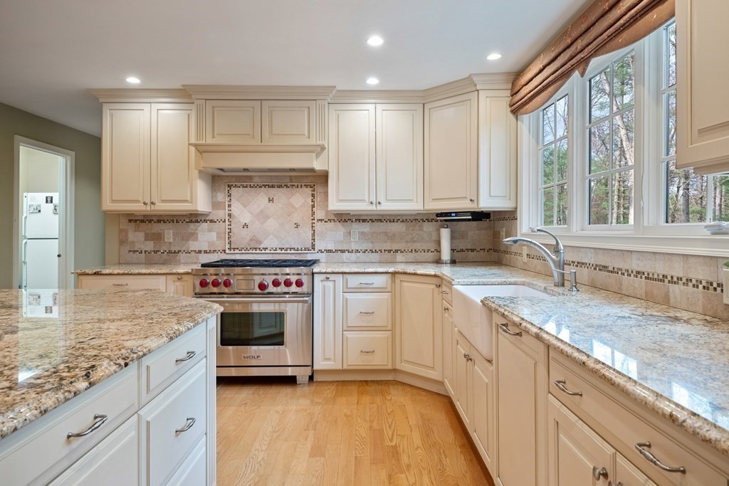 127 York Road Mansfield, MA 02048 - Photo 6 of 38 Gallery Image 6