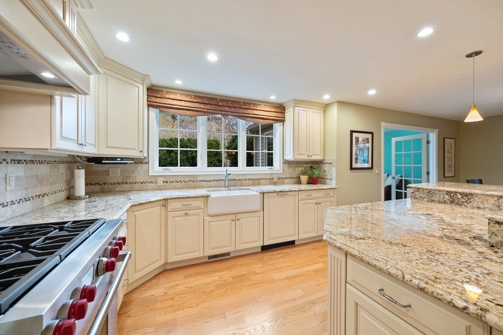 127 York Road Mansfield, MA 02048 - Photo 8 of 38 Gallery Image 8