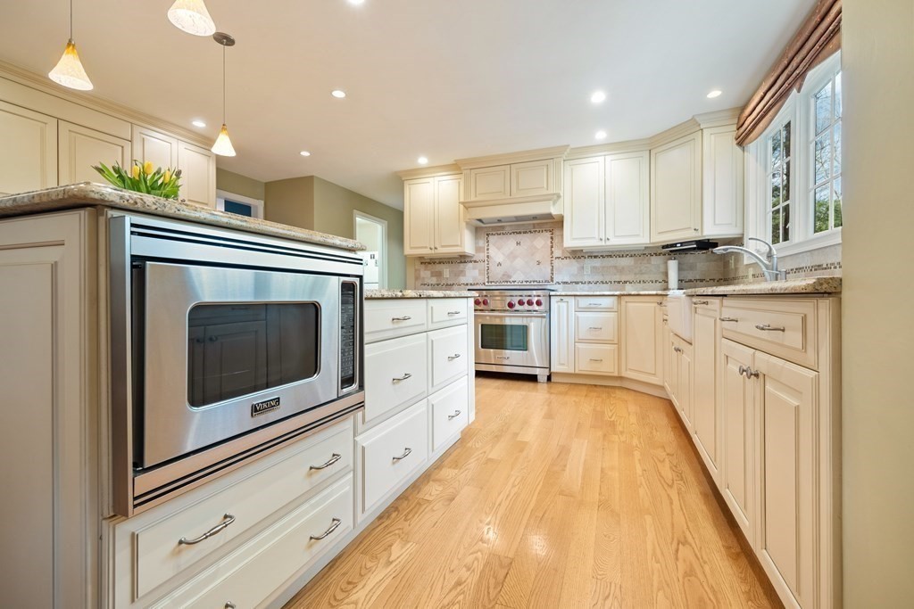 127 York Road Mansfield, MA 02048 - Photo 9 of 38 Gallery Image 9