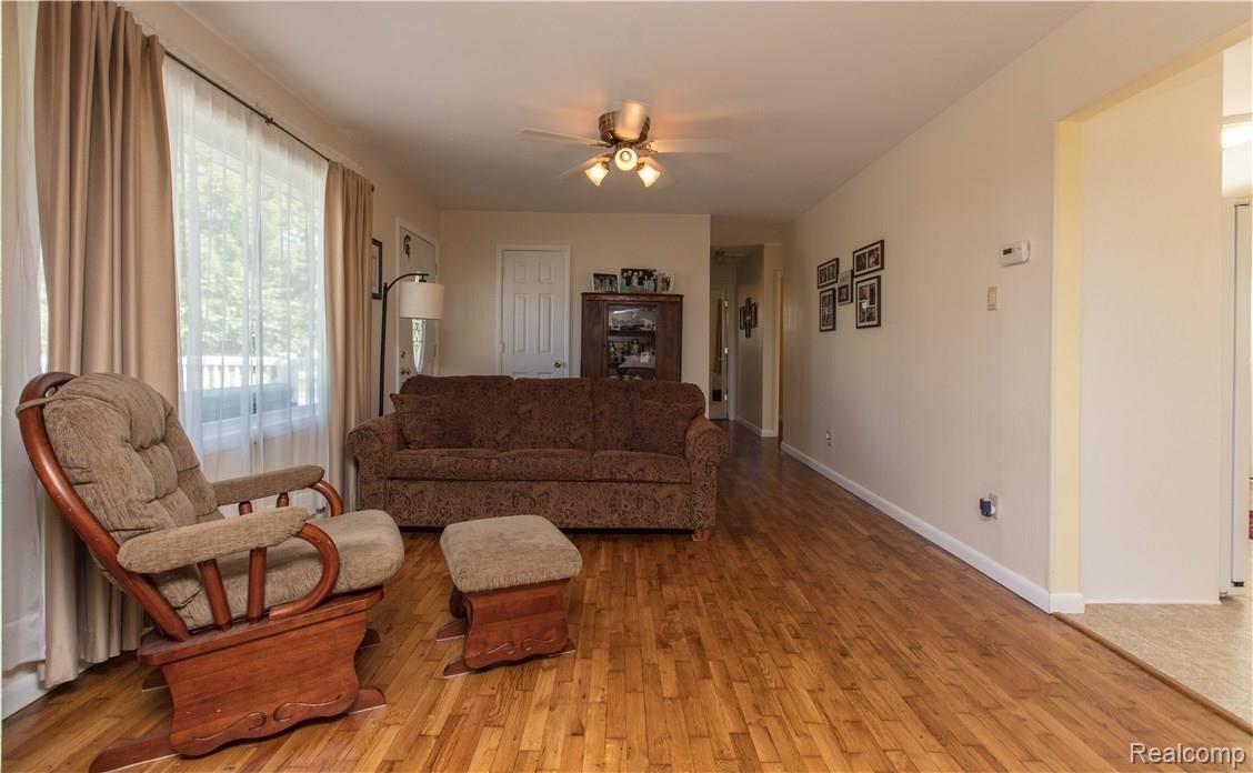 11397 Main Road Fenton, MI 48430 - Photo 13 of 45 Stamm (9 of 32).jpg