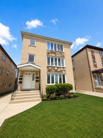 $349,000 | 7942 West Addison Street, Unit 3, Chicago, IL 60634