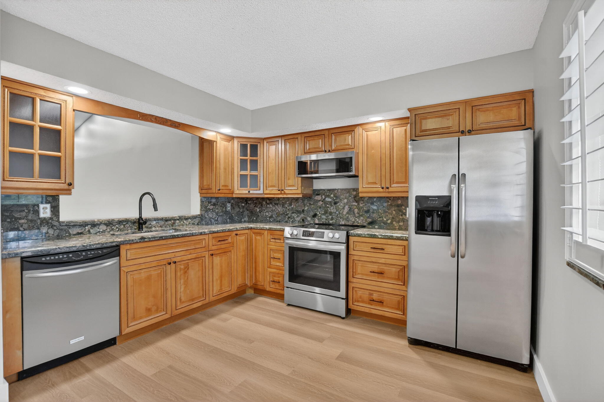 7818 La Mirada Drive, Unit 7818 Boca Raton, FL 33433 - Photo 5 of 45 Kitchen